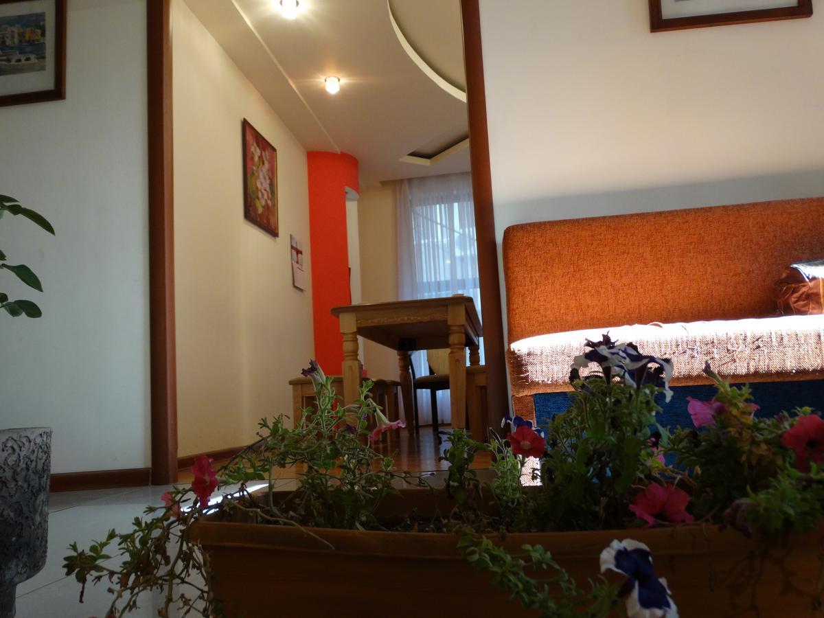 Destiny 1 Hostel Jerevan Exteriör bild