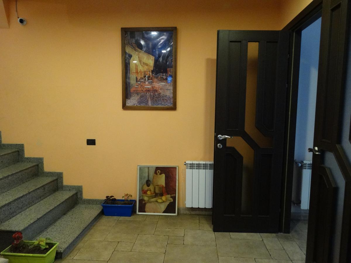 Destiny 1 Hostel Jerevan Exteriör bild