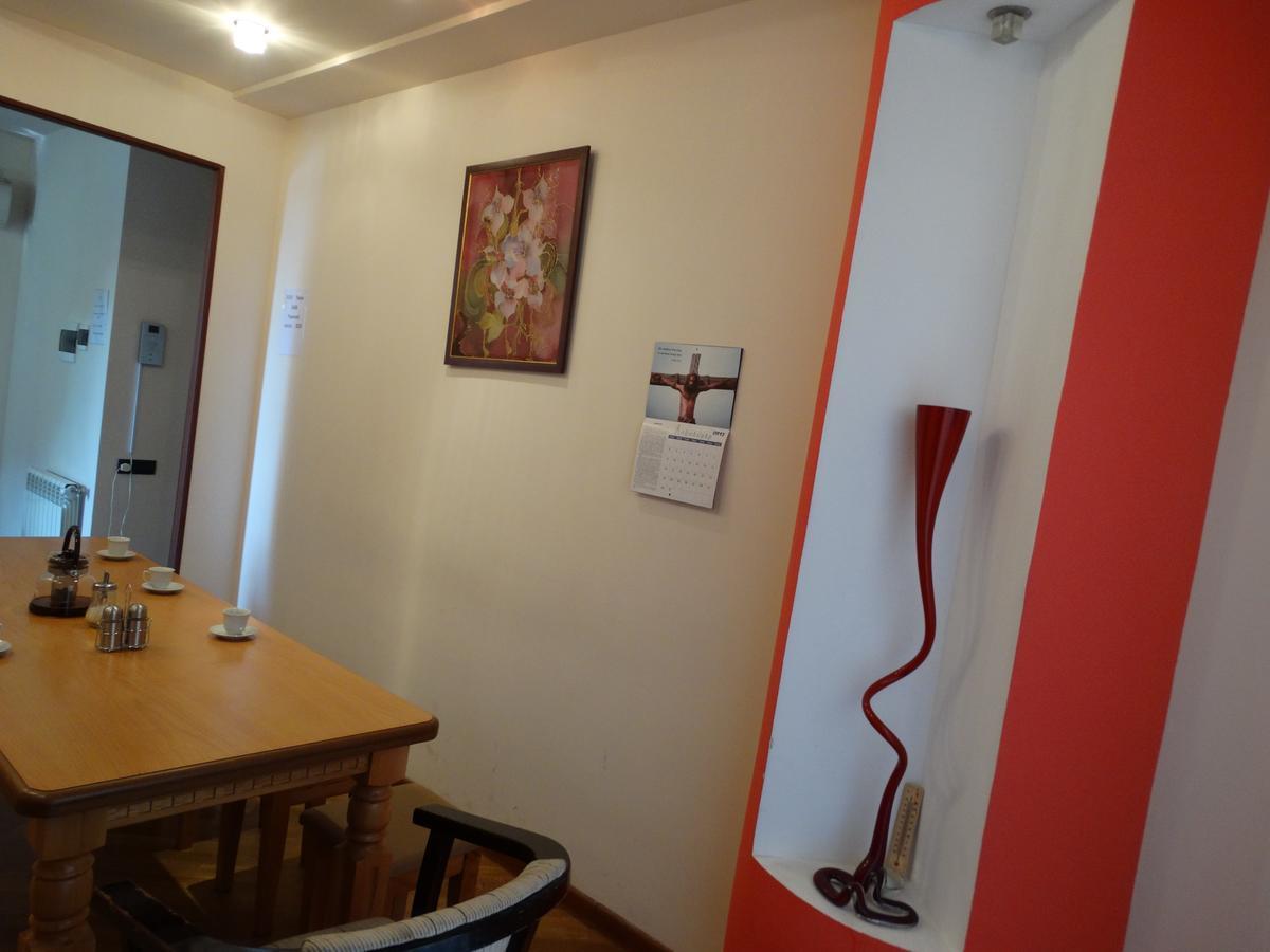 Destiny 1 Hostel Jerevan Exteriör bild