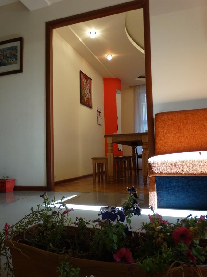 Destiny 1 Hostel Jerevan Exteriör bild