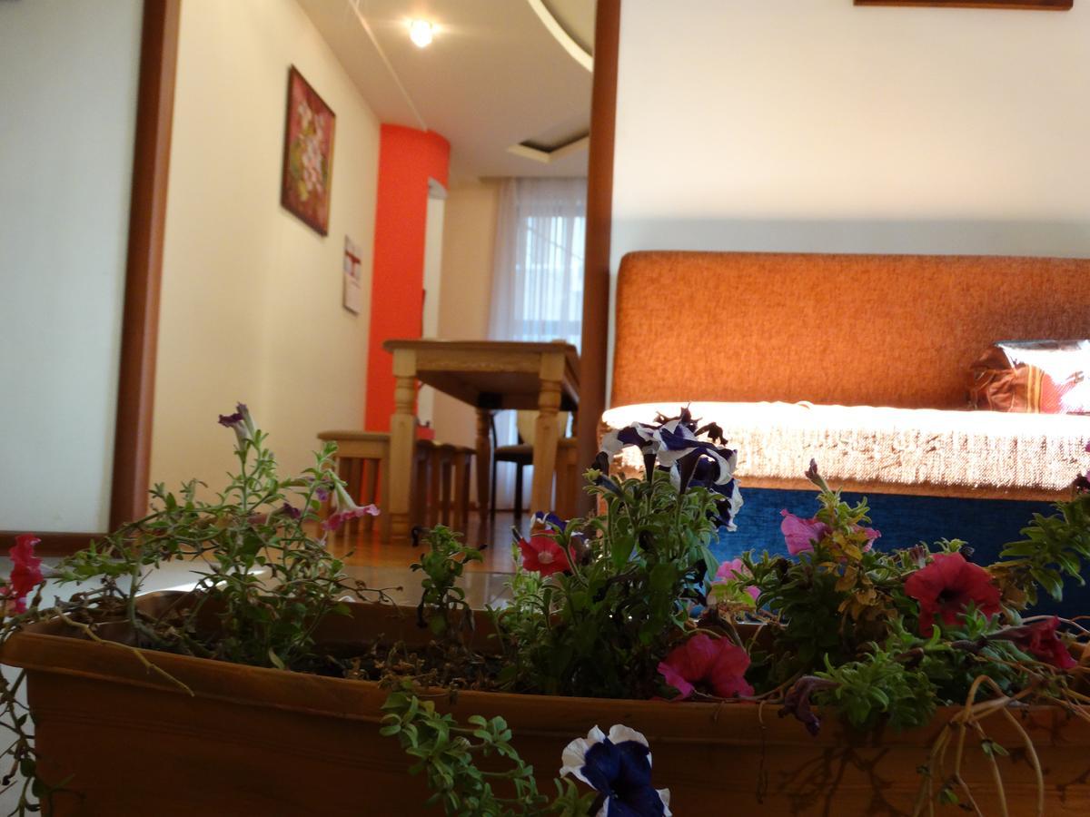 Destiny 1 Hostel Jerevan Exteriör bild